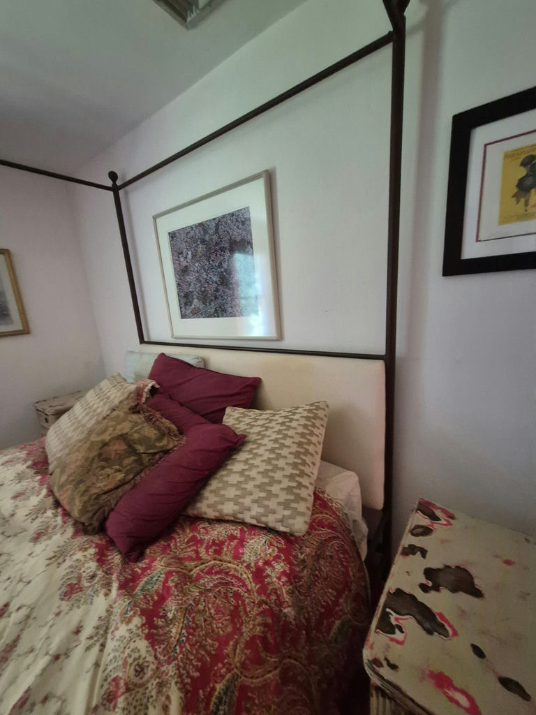 Four-poster bed - image 3 of 5