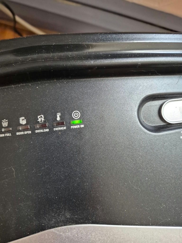 Aurora AU1210MA Paper Shredder - image 3 of 3