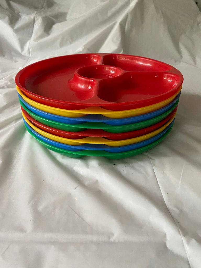 Vintage Plas-Tex Picnic Plates - image 1 of 4