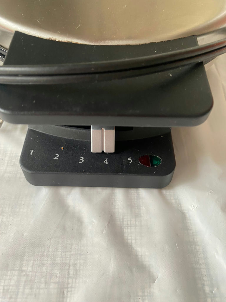 Cuisinart Waffle Maker - image 4 of 5