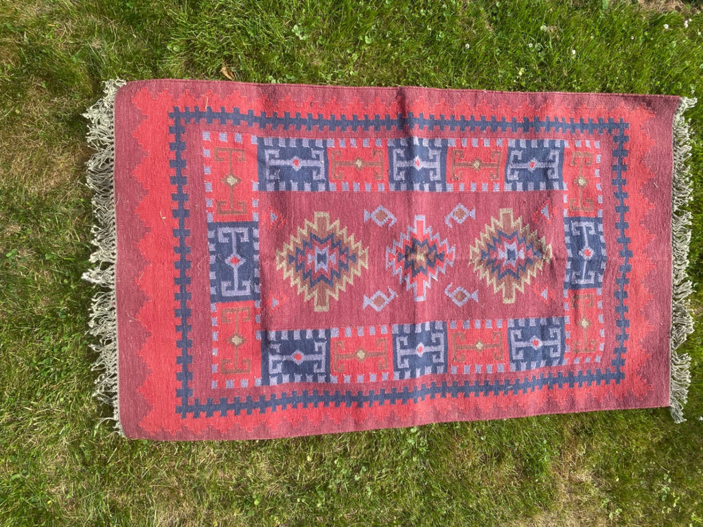 Handwoven cotton rug with geometric red and blue pattern - image 5 of 5