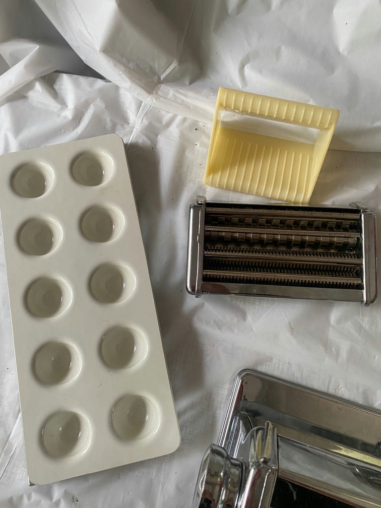 Atlas Pasta Machine & Accessories - image 3 of 4