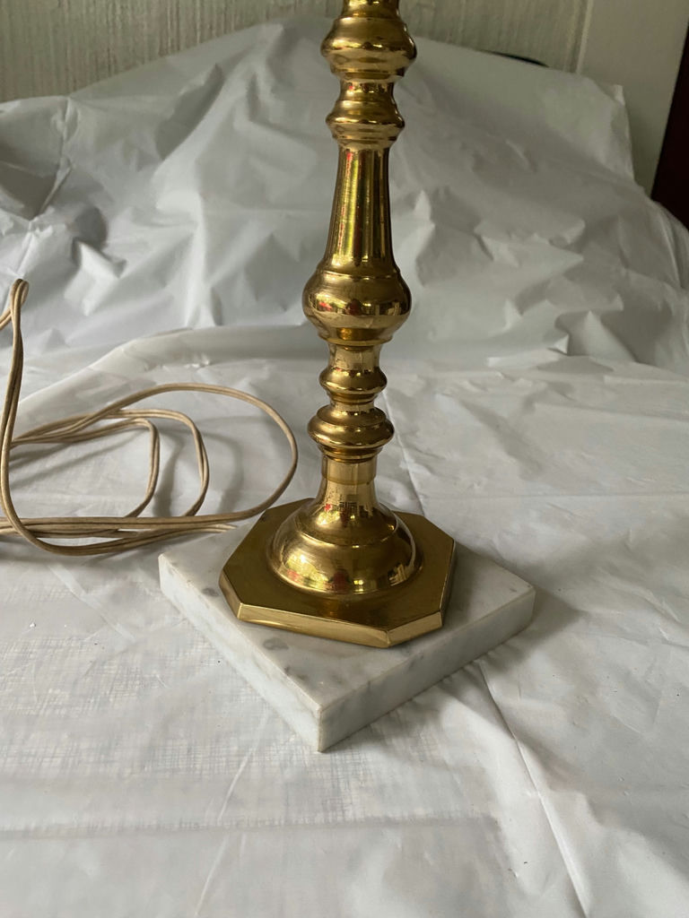 Capiz Lamp with Antique Brass Ormolu Finial - image 4 of 4