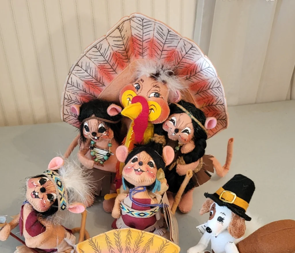 Annalee Thanksgiving-Themed Figurines - image 3 of 3