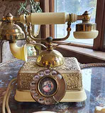 Vintage-style rotary dial telephone - thumbnail 1 of 5