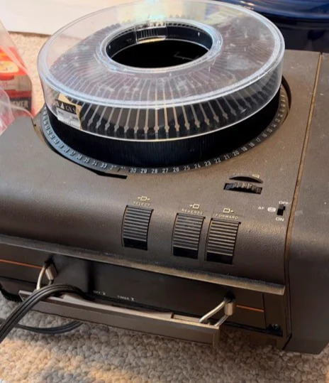 Singer Carousel Slide Projector - image 2 of 4