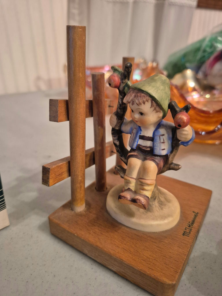 Hummel, Normal Rockewell, Goebel Figurines - image 9 of 13