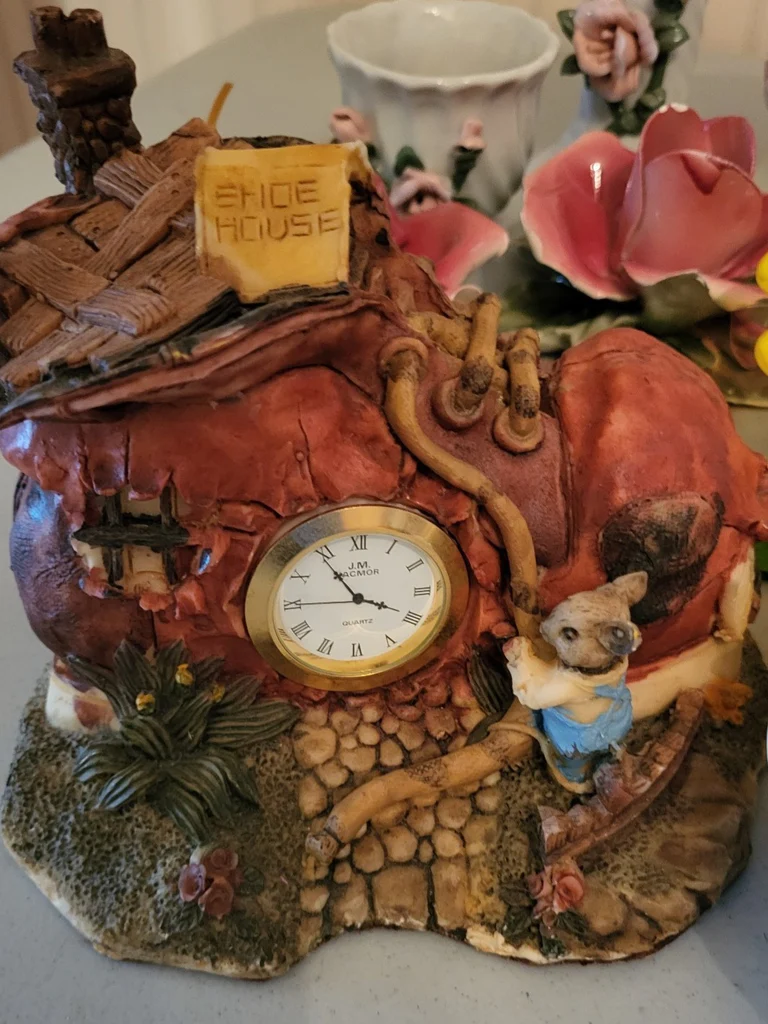 Decorative Items - image 5 of 6