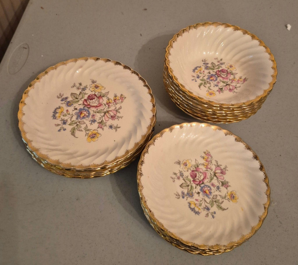 Royal China "Primrosa" Pattern  - image 1 of 4