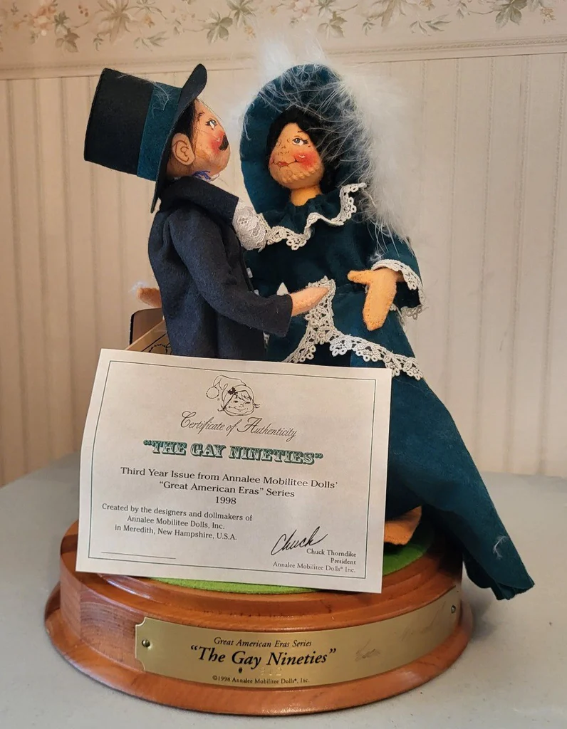 Annalee Mobilitee Dolls "The Gay Nineties" Vignette - image 1 of 4