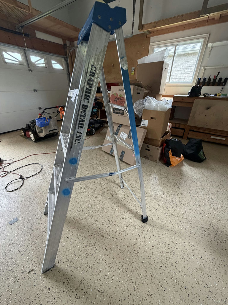 5’ Aluminum Step Ladder - image 4 of 5
