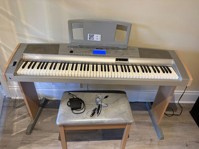 Yamaha Portable Grand Piano DGX-500 With Bench - Image 1 of 13