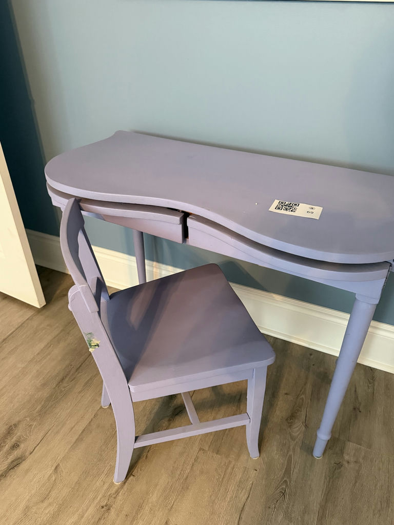 Painted Desk Or Vanity - image 4 of 7