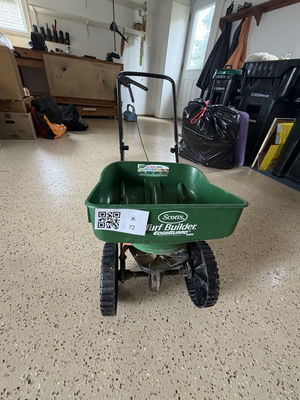 Scott’s Broadcast Spreader - Image 1 of 5