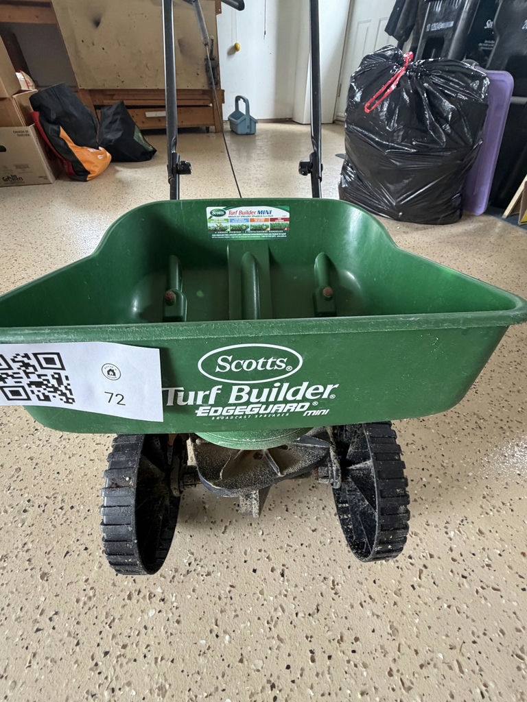 Scott’s Broadcast Spreader - image 2 of 5