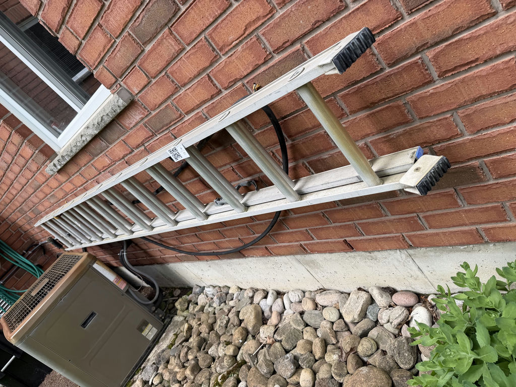 24' Extension Ladder - image 1 of 4