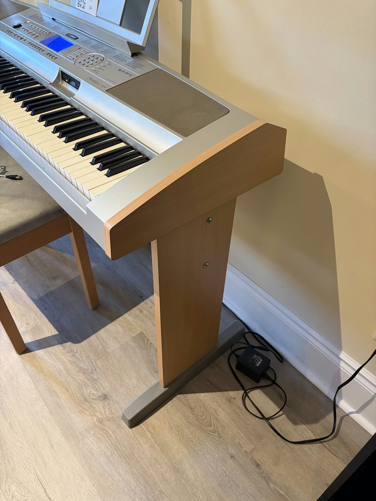 Yamaha Portable Grand Piano DGX-500 With Bench - image 7 of 13
