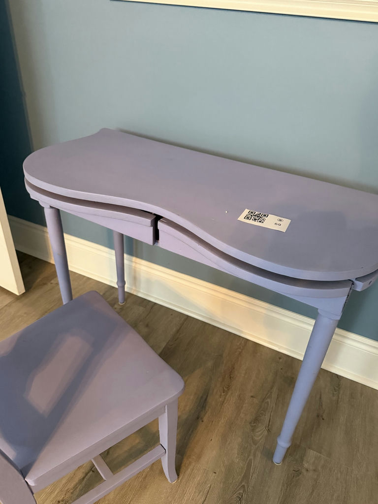 Painted Desk Or Vanity - image 3 of 7