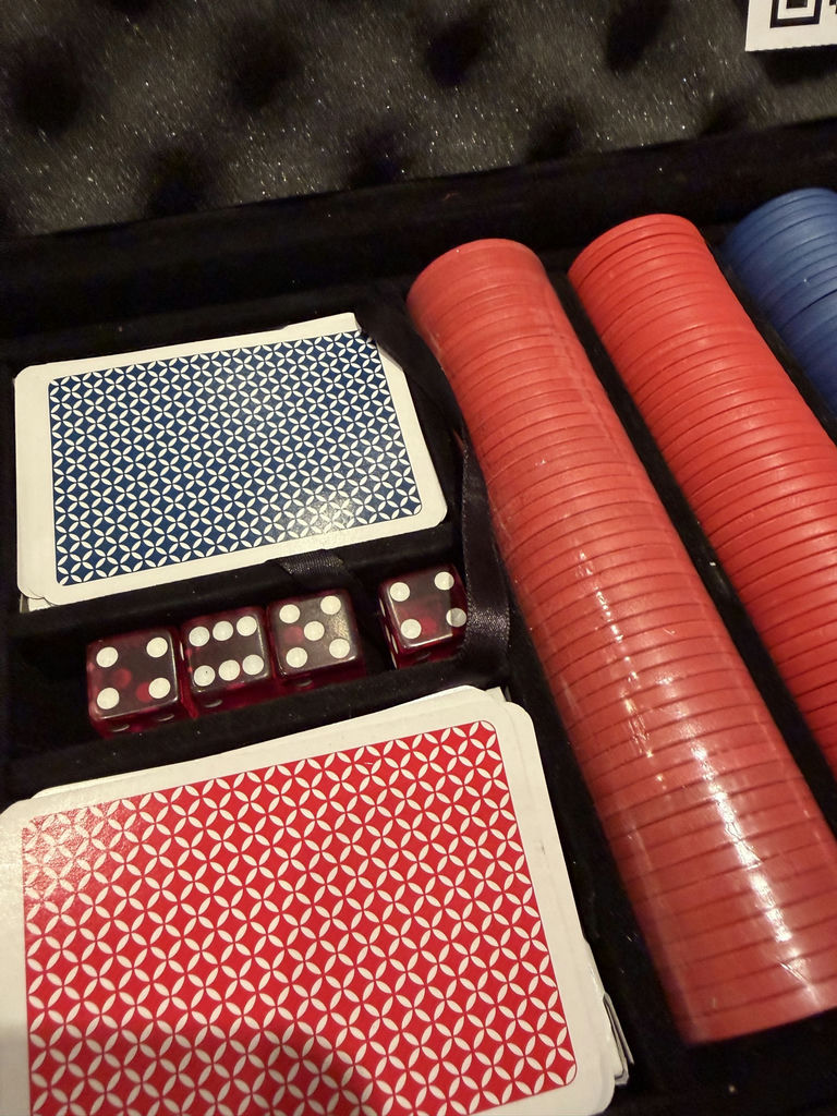 Poker Set & Cribbage Board - image 3 of 13