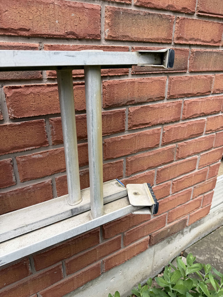 24' Extension Ladder - image 4 of 4
