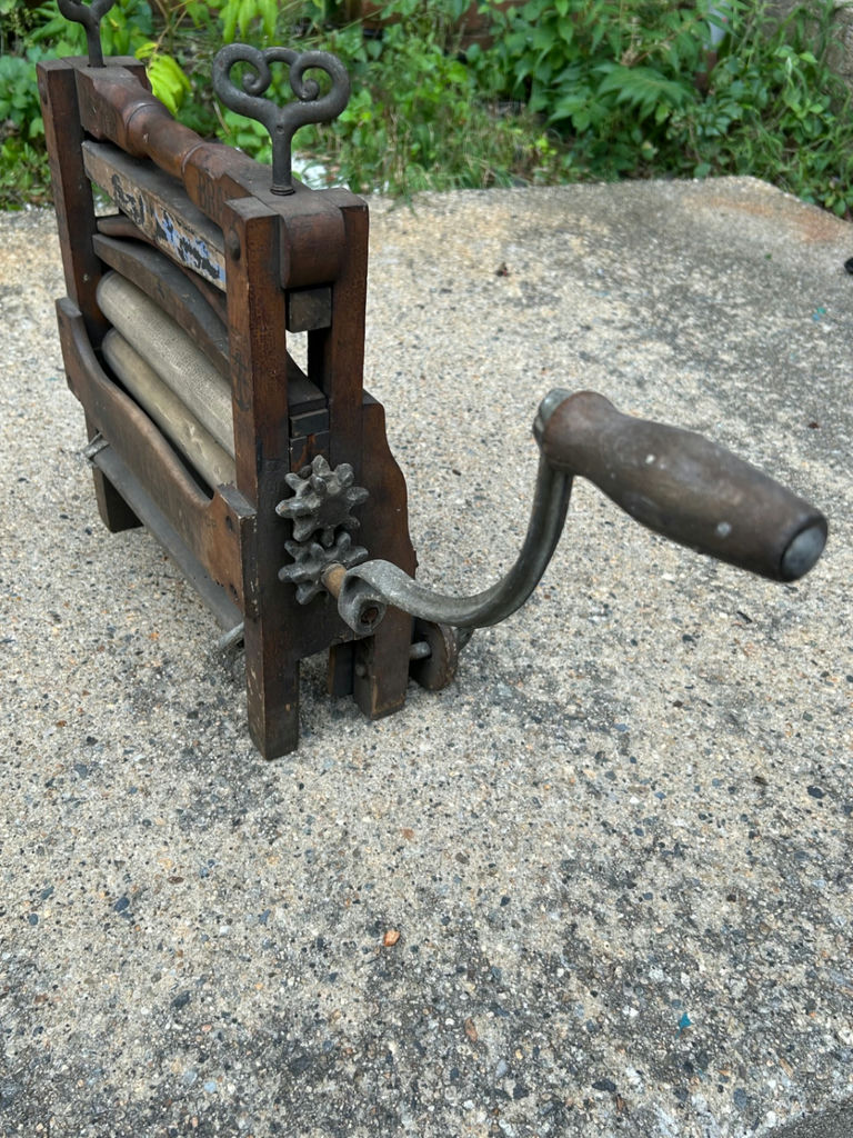 Antique Anchor Brand Clothes Wringer   - image 5 of 6
