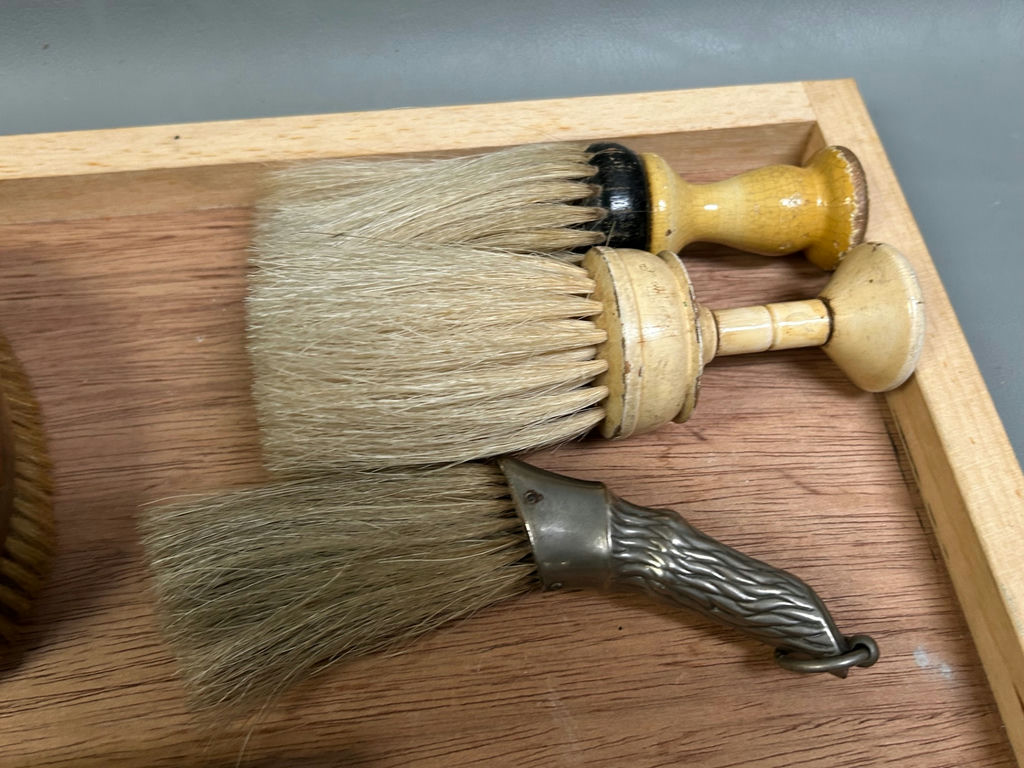 Vintage Collectible Brushes  - image 5 of 8