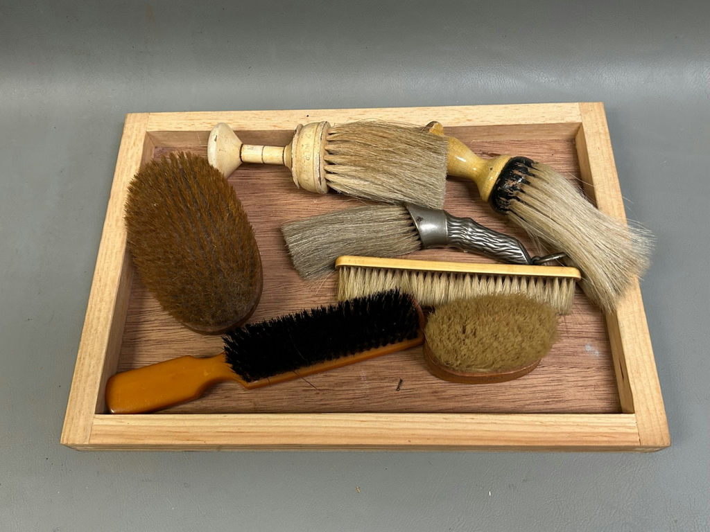 Vintage Collectible Brushes  - image 8 of 8