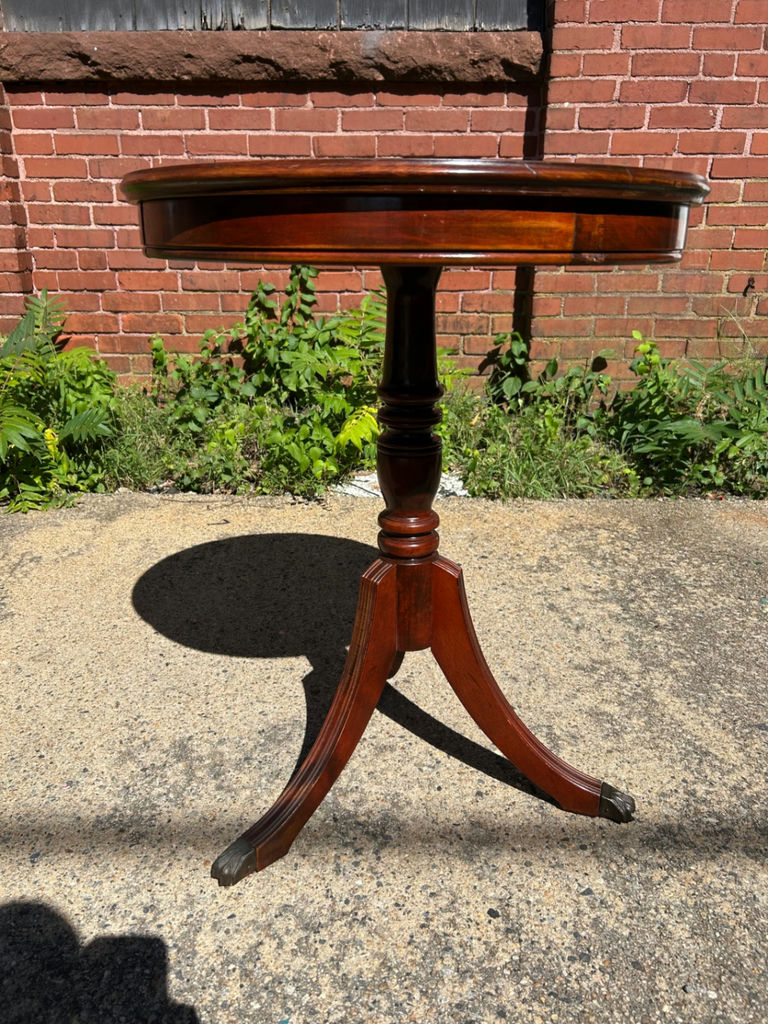 Round Pedestal Side Table  - image 3 of 4
