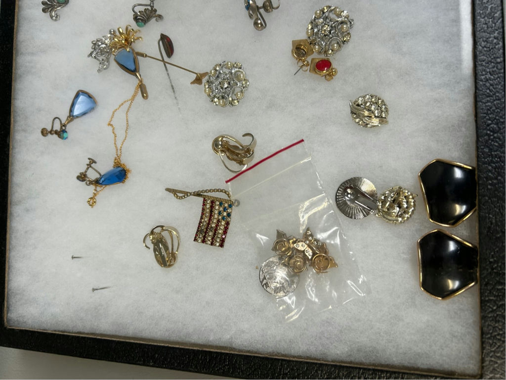 Costume Jewelry - image 5 of 7