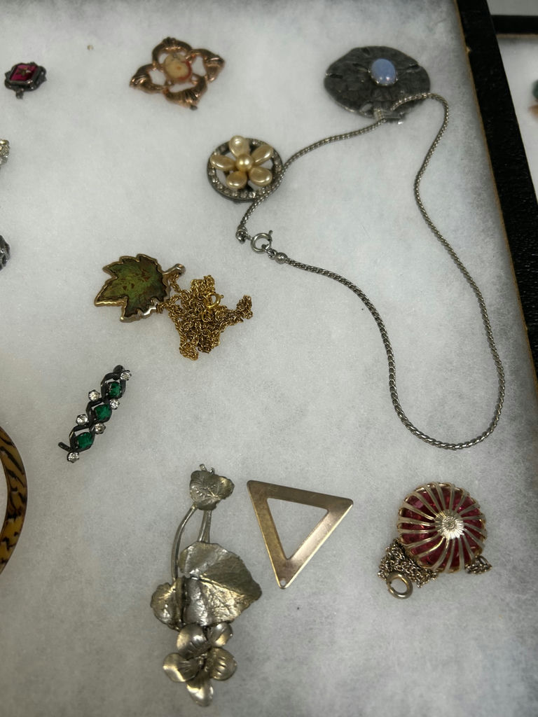 Costume Jewelry  - image 7 of 7