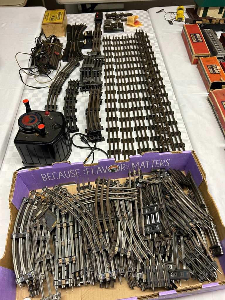 Vintage Lionel Trains and Accessories  - image 11 of 11