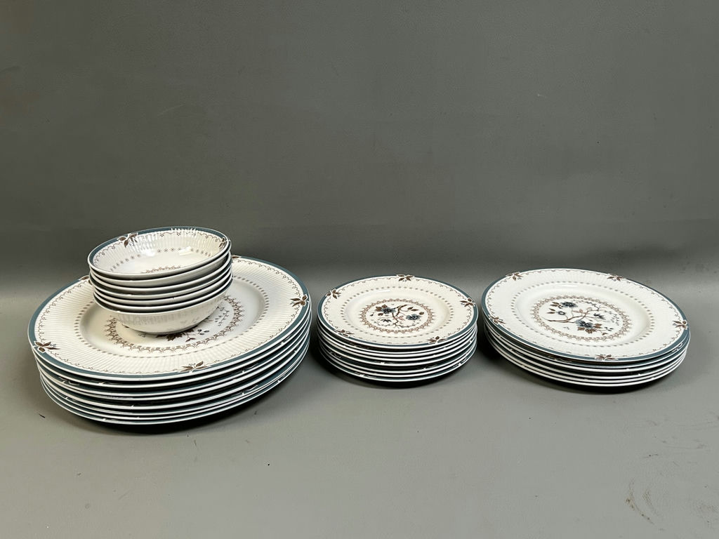 Royal Doulton China - image 7 of 7