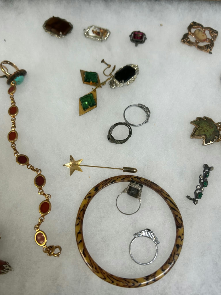 Costume Jewelry - image 3 of 7