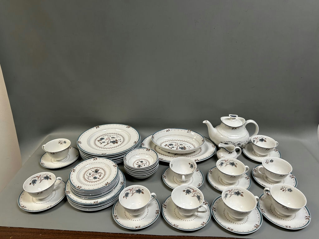 Royal Doulton China - image 1 of 7