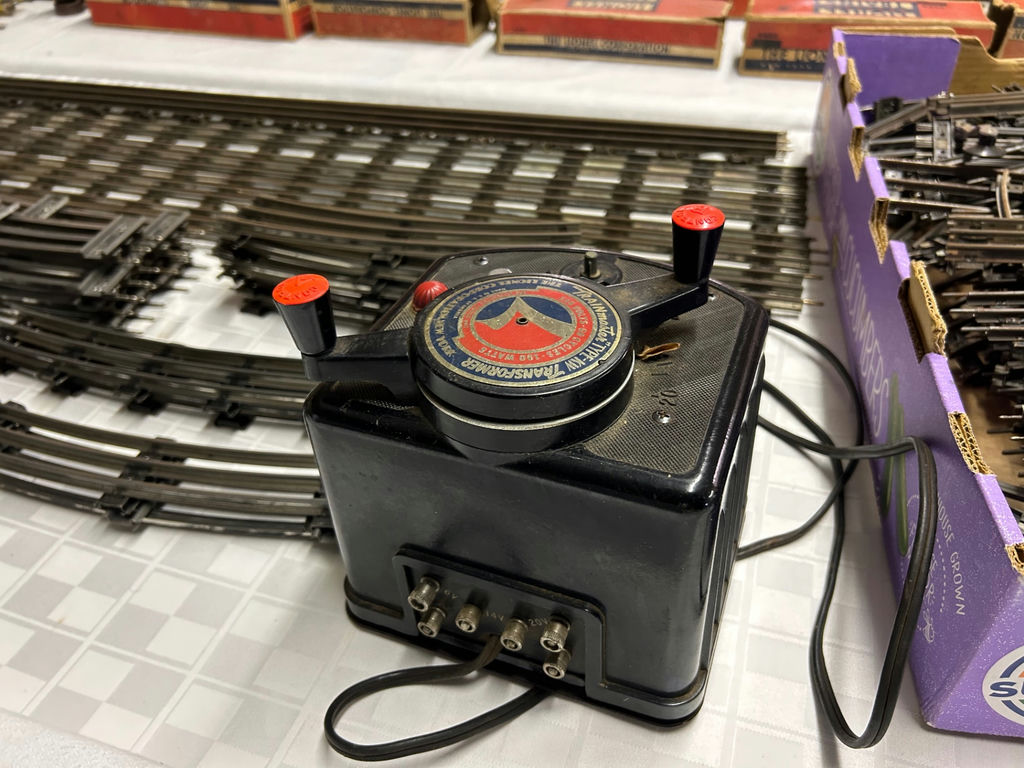 Vintage Lionel Trains and Accessories  - image 9 of 11
