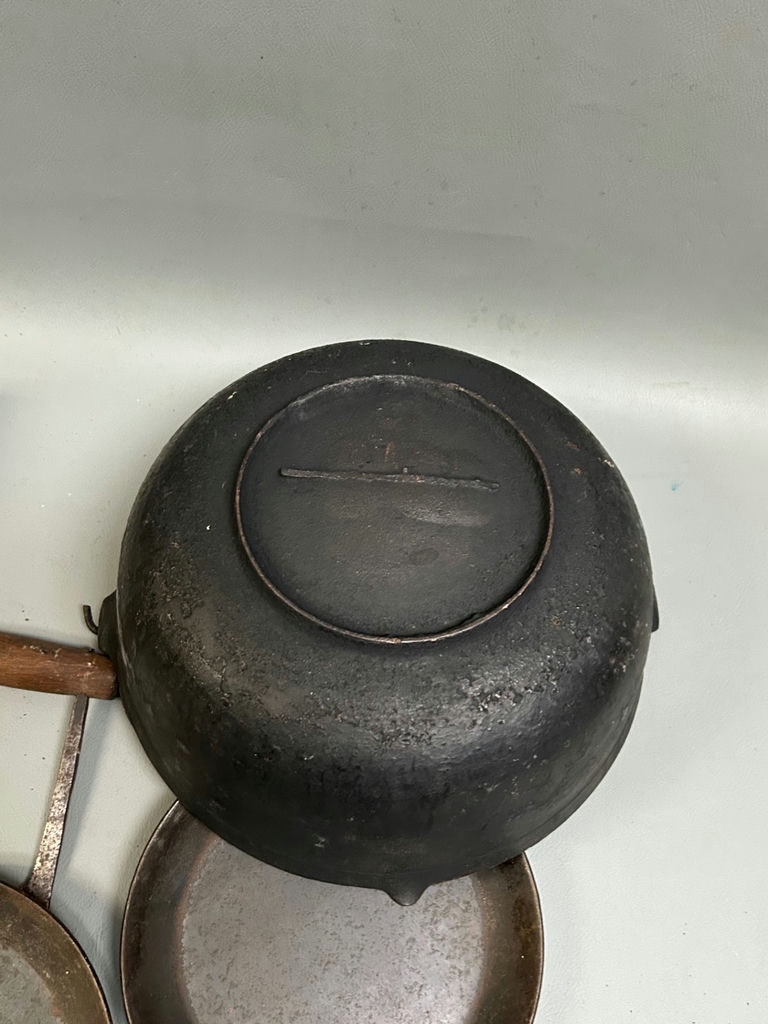 Antique Cast Iron Cookware  - image 5 of 6