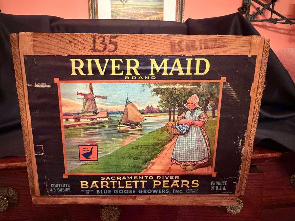Vvintage wooden fruit crate - image 10 of 10