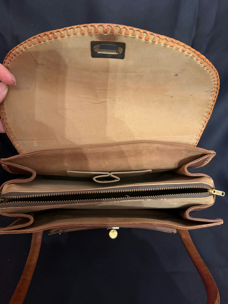 Hand tooled Mexican Leather Handbag - image 4 of 20
