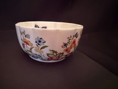 vintage Aynsley fine bone china bowl in the "Cottage Garden" pattern - Image 1 of 4