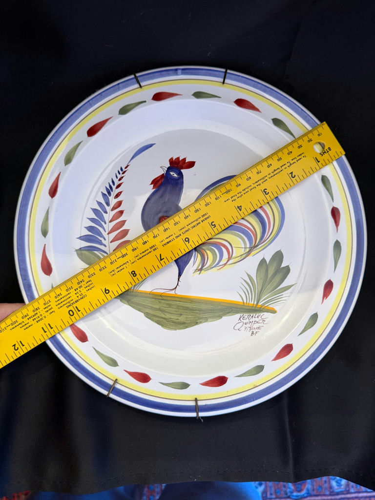 Vintage Quimper France ceramic dinner plate featuring a hand-painted rooster design - image 3 of 3