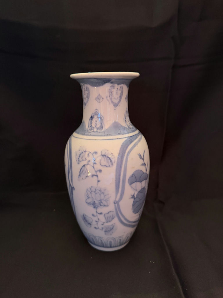vintage Chinese blue and white porcelain vase - image 2 of 5