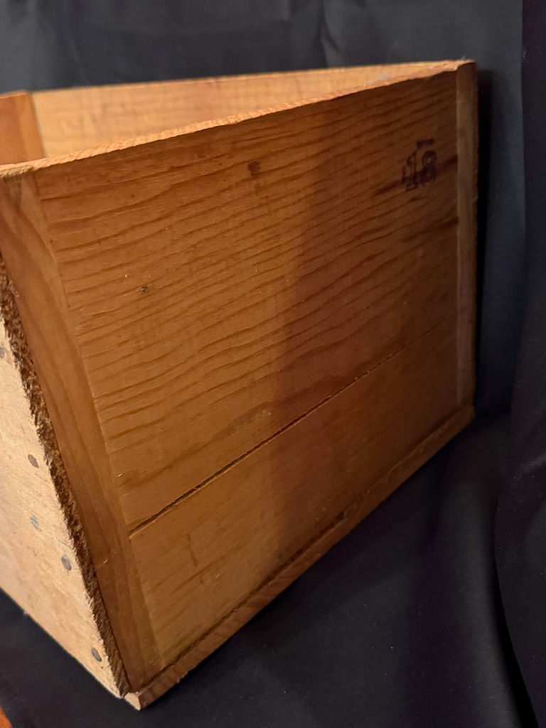 Vvintage wooden fruit crate - image 4 of 10