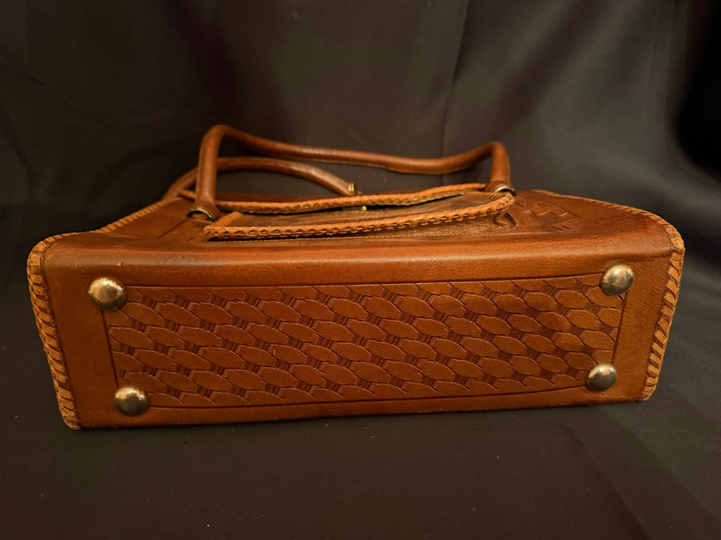 Hand tooled Mexican Leather Handbag - image 20 of 20