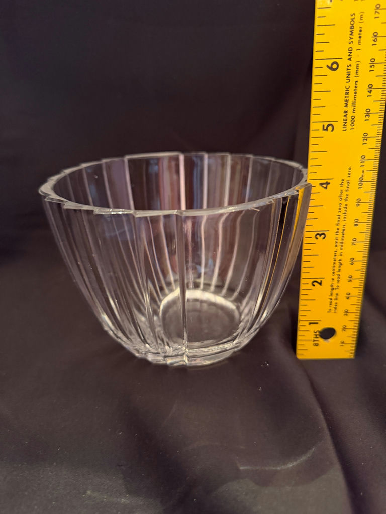 vintage crystal bowl featuring a fluted/ribbed design - image 5 of 5