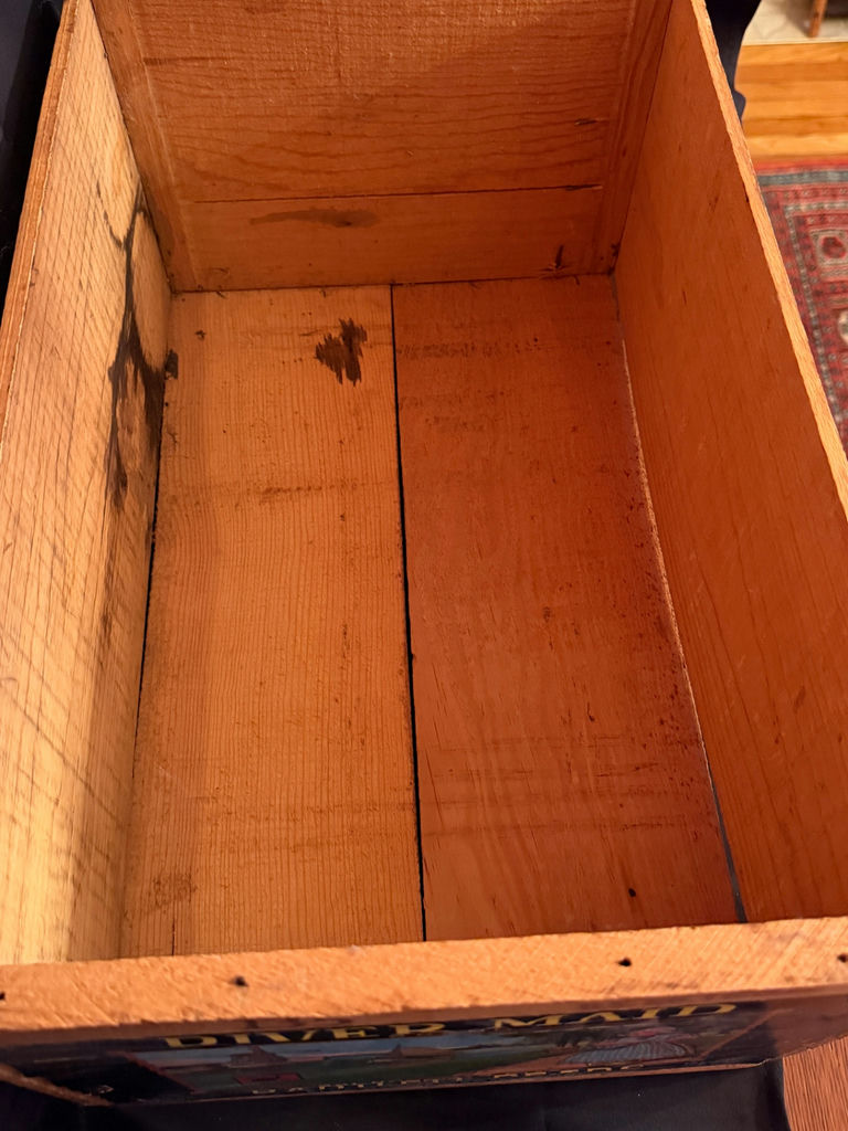 Vvintage wooden fruit crate - image 3 of 10