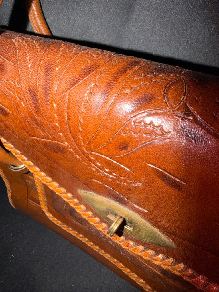 Hand tooled Mexican Leather Handbag - image 9 of 20