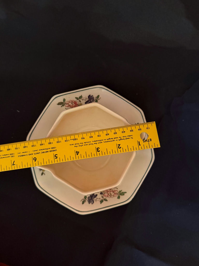 Vintage octagonal ceramic platform gravy boat  - image 4 of 5