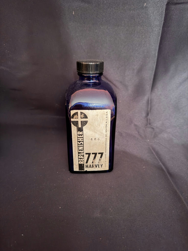 vintage Harvey Photochemicals "777" Replenisher bottle - image 4 of 4