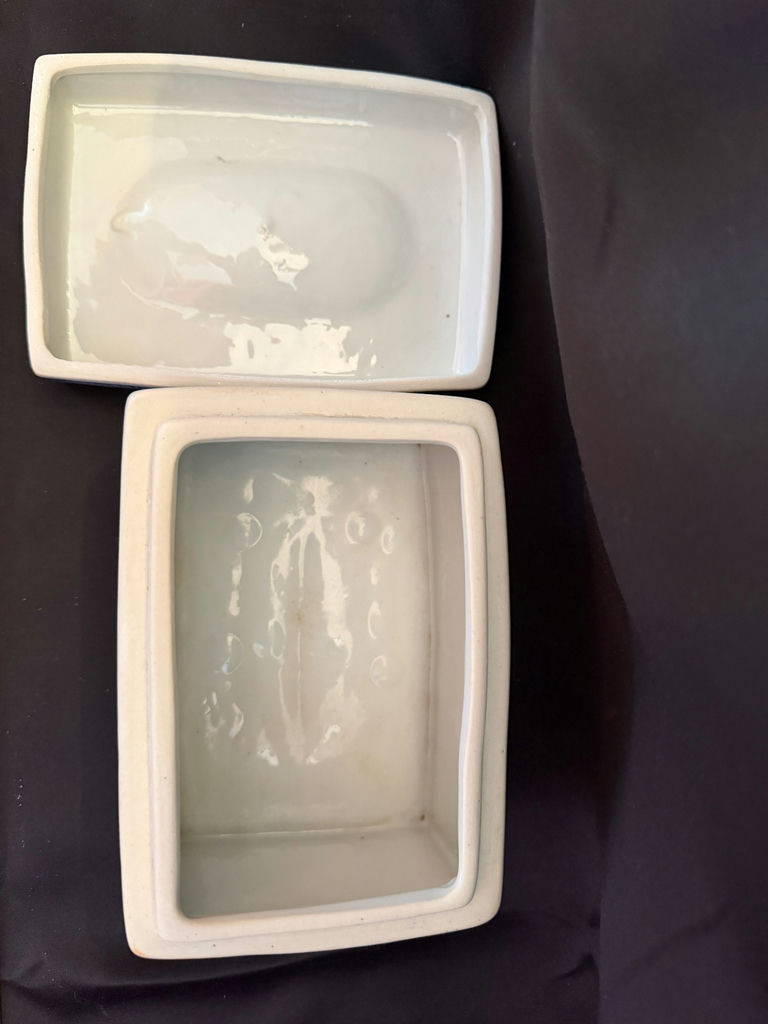 Vintage Chinese ceramic trinket box - image 3 of 5