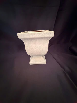 planter urn - Image 1 of 4